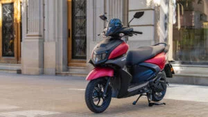 Yamaha RayZR 125 2024 Model अपने धांसू फीचर से मचा रही है खलबली, जाने इसका शानदार फीचर और देखे प्यार सा लुक yamaha-rayzr-125-2024-model