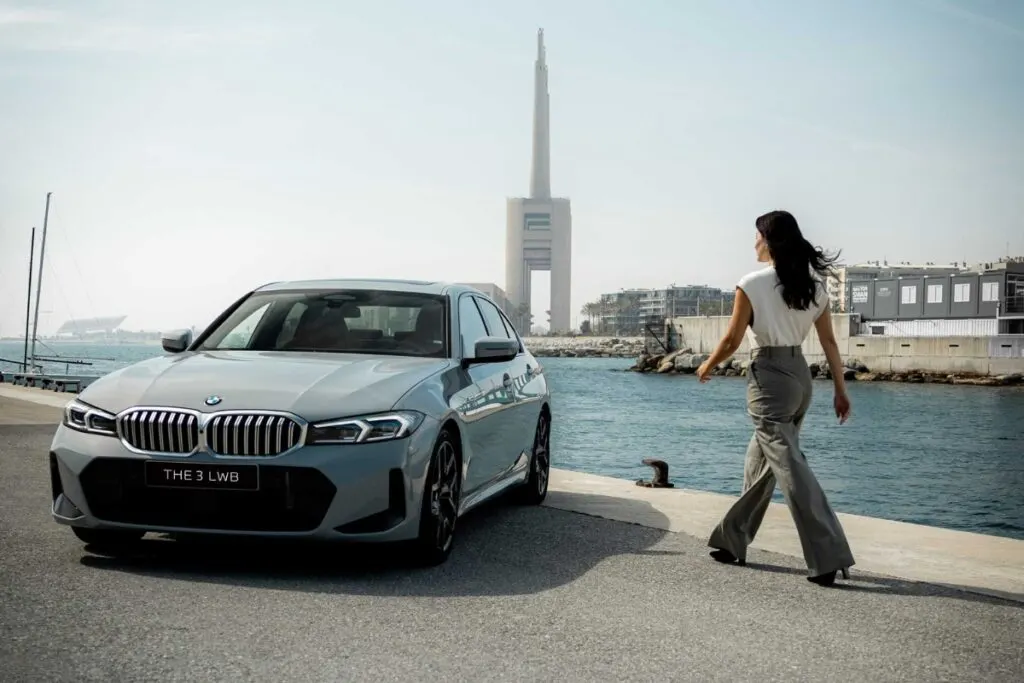 BMW 3 Series LWB: प्रथम श्रेणी का आराम, उन्नत तकनीक, ₹62 लाख से शुरुआत BMW 3 Series LWB: प्रथम श्रेणी का आराम, उन्नत तकनीक, ₹62 लाख से शुरुआत