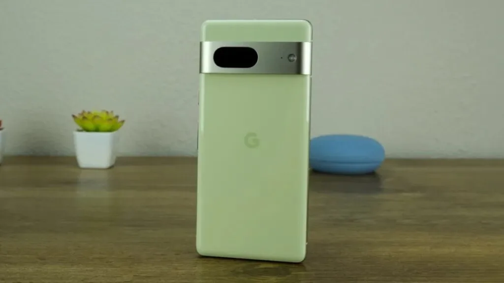 Google Pixel 7: 4355mAh बैटरी, 4K वीडियो, Android 15 सपोर्ट, सिर्फ़ ₹55,000 में Google Pixel 7: 4355mAh बैटरी, 4K वीडियो, Android 15 सपोर्ट, सिर्फ़ ₹55,000 में