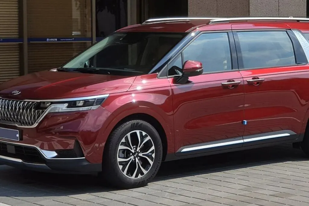 Kia Carnival 2025: ₹63.91 लाख में शाही सफ़र, ADAS सुरक्षा और 2.2L दमदार डीज़ल इंजन Kia Carnival 2025: ₹63.91 लाख में शाही सफ़र, ADAS सुरक्षा और 2.2L दमदार डीज़ल इंजन