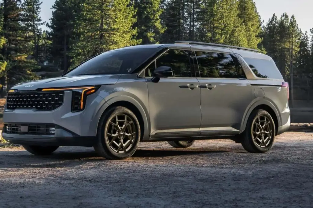 Kia Carnival 2025: ₹63.91 लाख में शाही सफ़र, ADAS सुरक्षा और 2.2L दमदार डीज़ल इंजन Kia Carnival 2025: ₹63.91 लाख में शाही सफ़र, ADAS सुरक्षा और 2.2L दमदार डीज़ल इंजन