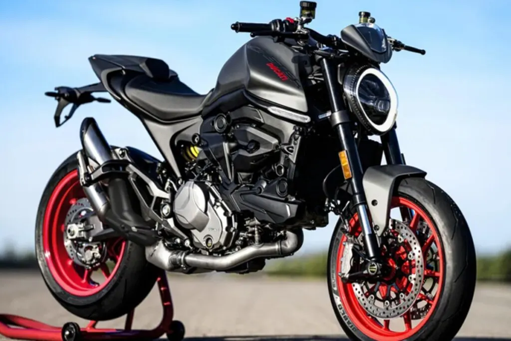 New Ducati Monster Launched in India: ₹12.95 लाख कीमत, 4.3 इंच TFT डिस्प्ले और 3 राइडिंग मोड्स New Ducati Monster Launched in India: ₹12.95 लाख कीमत, 4.3 इंच TFT डिस्प्ले और 3 राइडिंग मोड्स