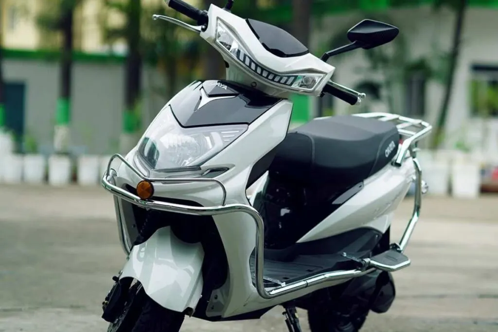 Okaya ClassIQ: दमदार स्टाइल, 250W मोटर, 4 घंटे चार्जिंग, ₹59,999 से शुरू Okaya ClassIQ: दमदार स्टाइल, 250W मोटर, 4 घंटे चार्जिंग, ₹59,999 से शुरू