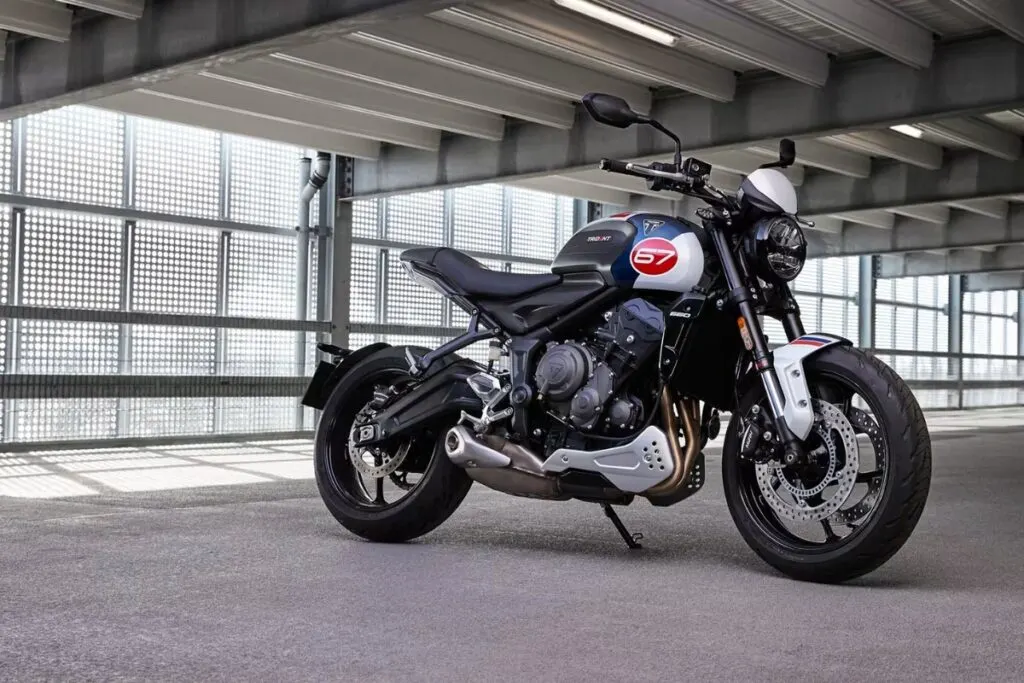 Triumph Trident 660: दमदार लुक्स, 64 Nm टॉर्क, 8.64 लाख कीमत, जानें खूबियाँ Triumph Trident 660: दमदार लुक्स, 64 Nm टॉर्क, 8.64 लाख कीमत, जानें खूबियाँ