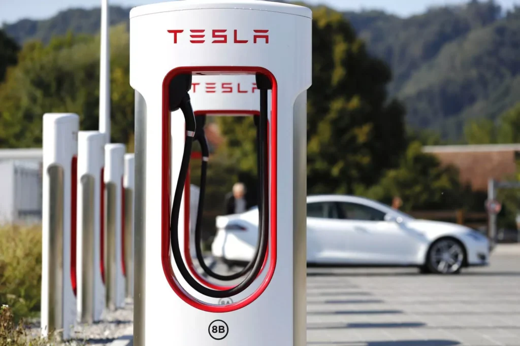 Tesla First Supercharger in India: टेस्ला ने मुंबई में भारत का पहला सुपरचार्जर लॉन्च किया Tesla First Supercharger in India: टेस्ला ने मुंबई में भारत का पहला सुपरचार्जर लॉन्च किया