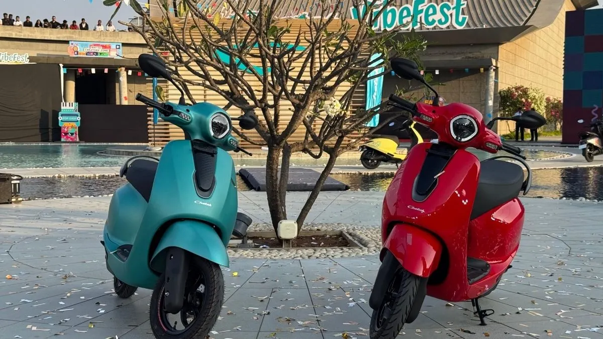 Bajaj Chetak C25 Launch: सिर्फ 91,399 रुपये में शुरू, 113 किमी रेंज वाली किफायती इलेक्ट्रिक स्कूटर!