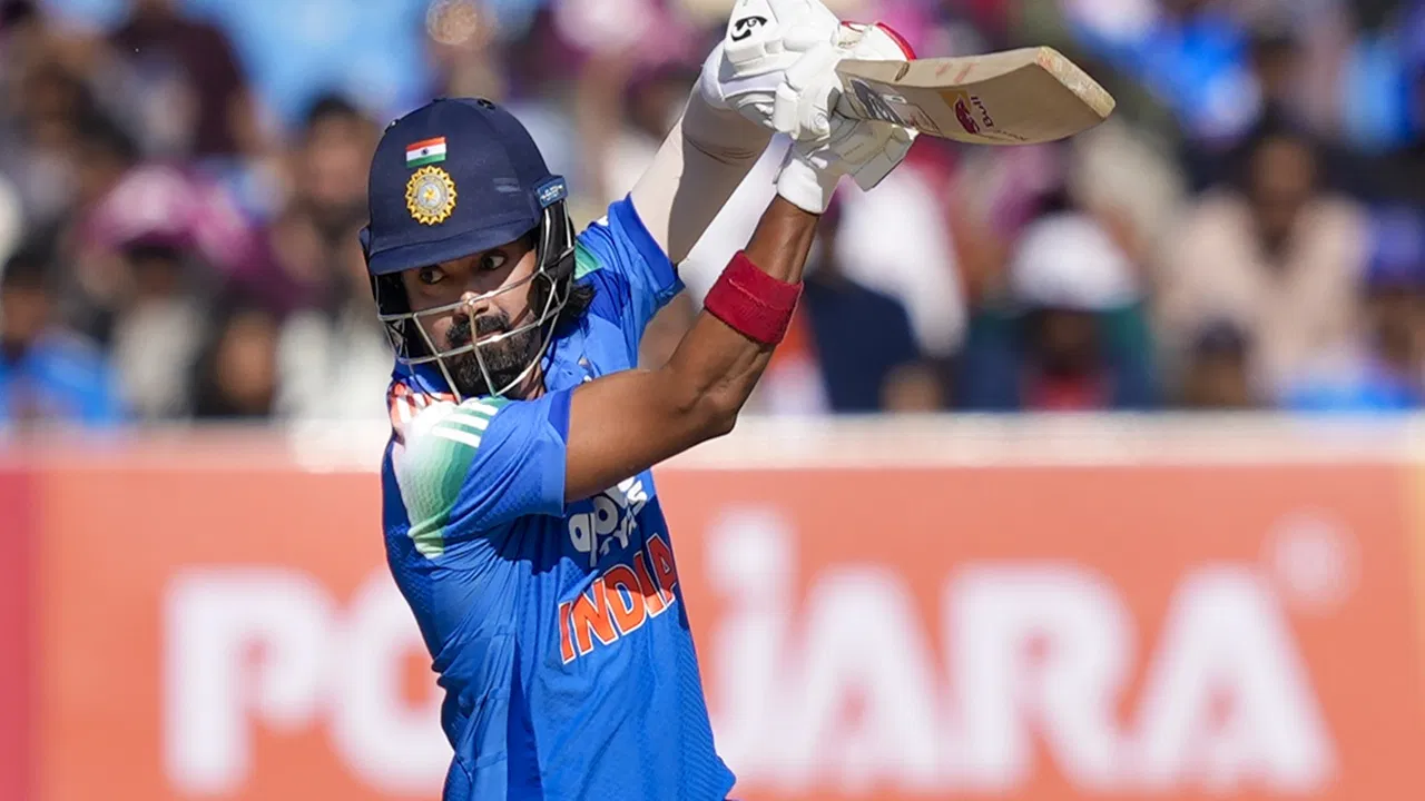 KL Rahul Century in Rajkot Viral Video: केएल राहुल ने 793 दिनों के बाद ठोका शतक, सीटी बजाकर मनाया ऐतिहासिक जश्न